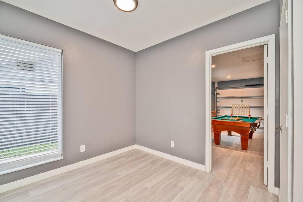 Spacious 4 Bedrooms, 2 Bathroom House With Pool Hébergement de vacances Miramar