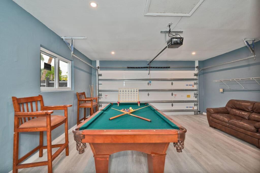 Spacious 4 Bedrooms, 2 Bathroom House With Pool *
