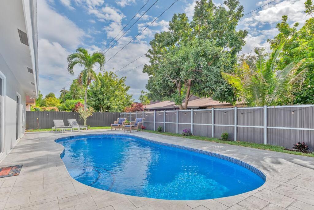 Spacious 4 Bedrooms, 2 Bathroom House With Pool * Miramar