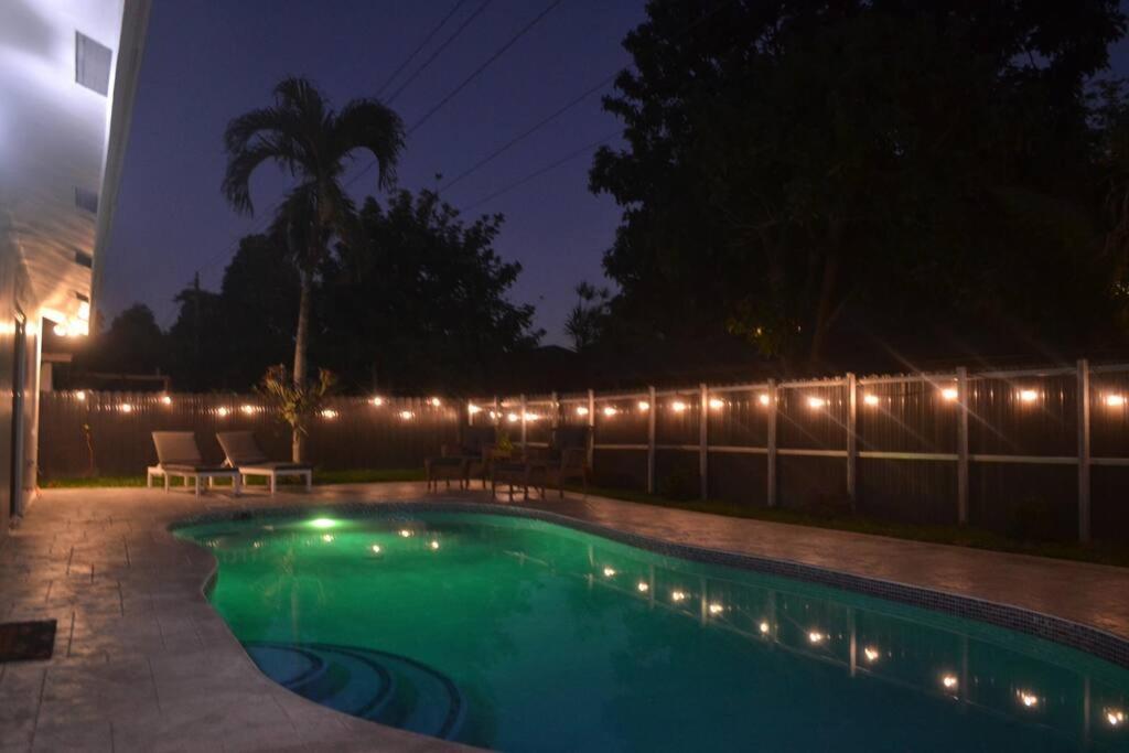 Hébergement de vacances Spacious 4 Bedrooms, 2 Bathroom House With Pool